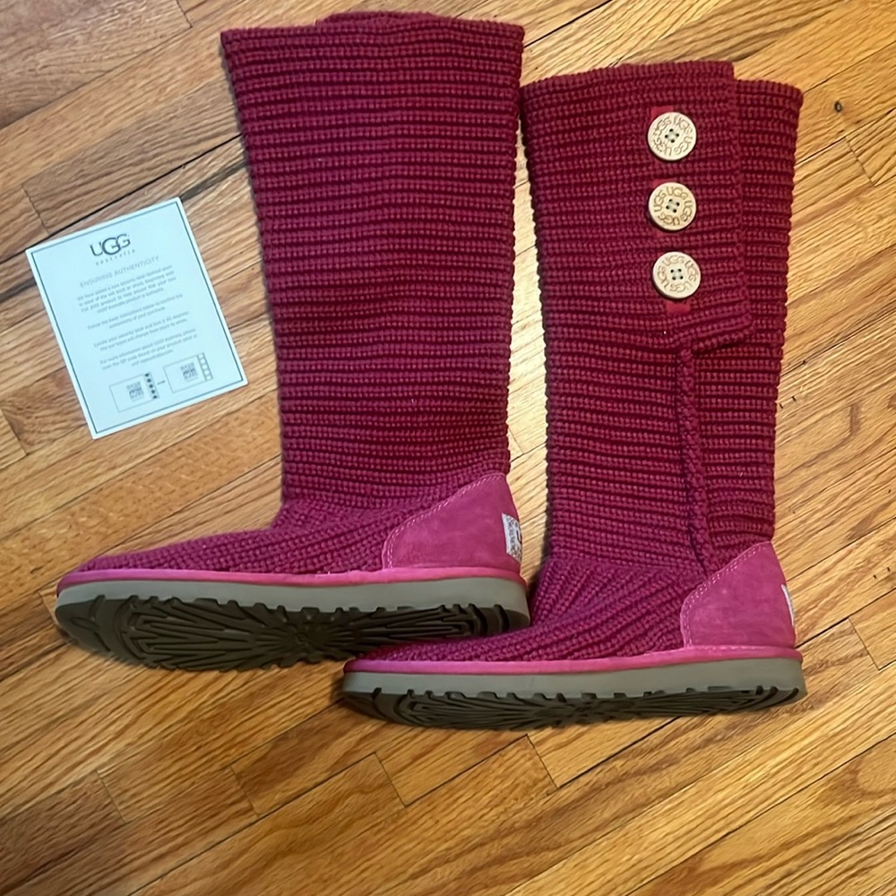 UGG fuchsia knit boots, size 7, like new condition